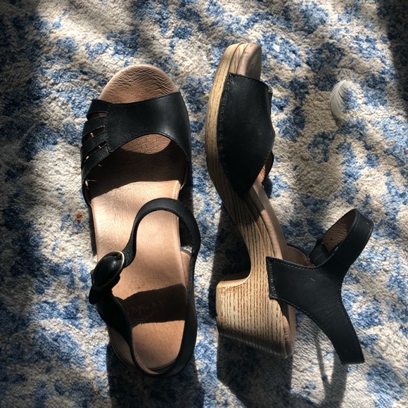 Dansko sandals size 40 great condition! - Picture 2 of 5